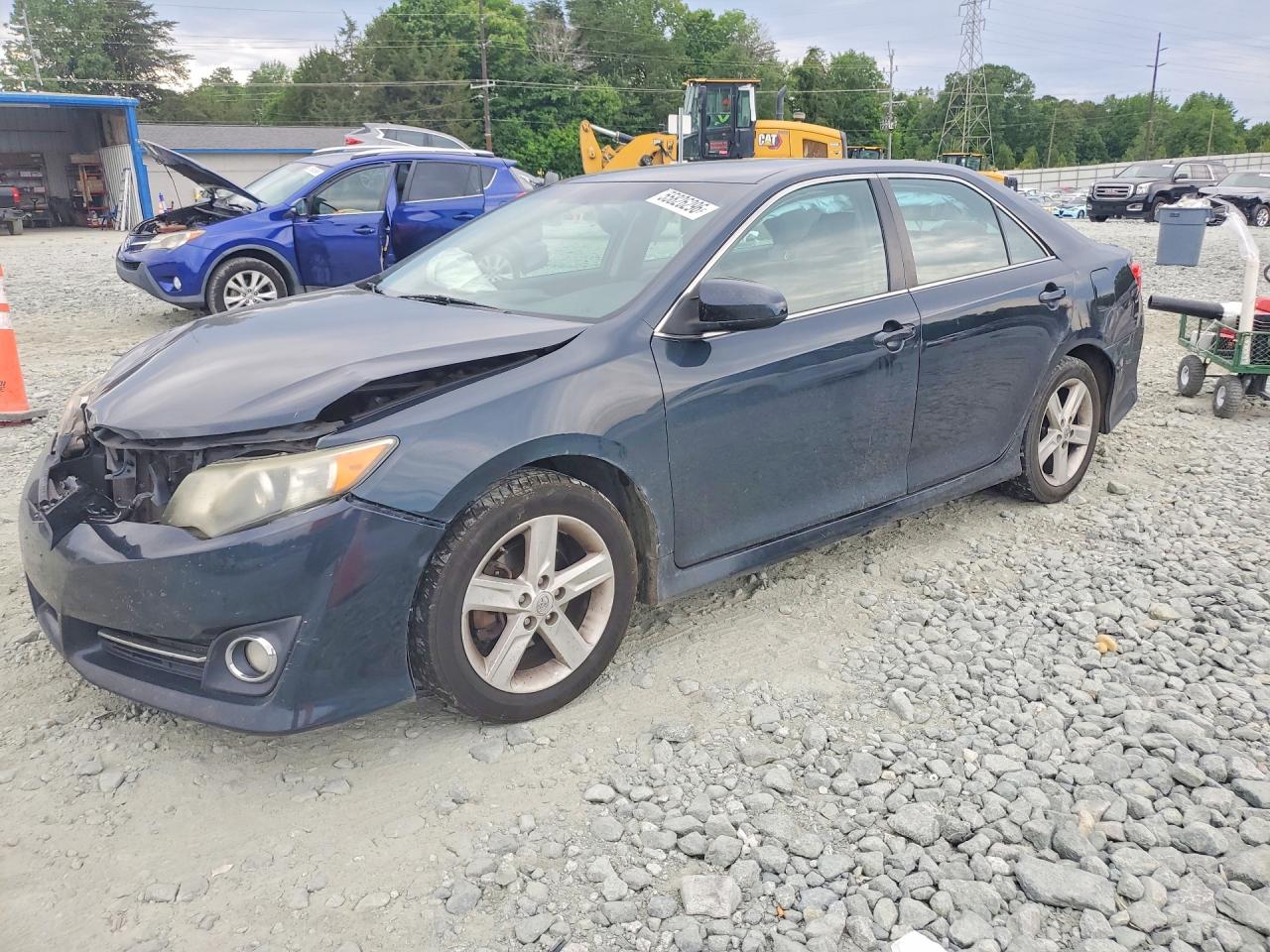 2014 TOYOTA CAMRY