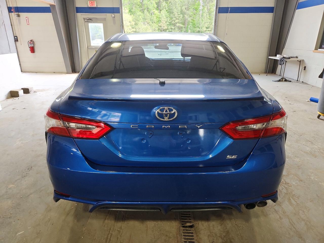 2018 TOYOTA CAMRY