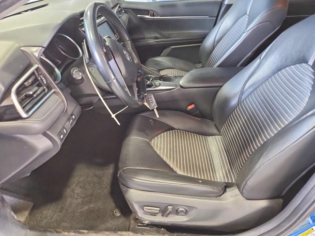 2018 TOYOTA CAMRY