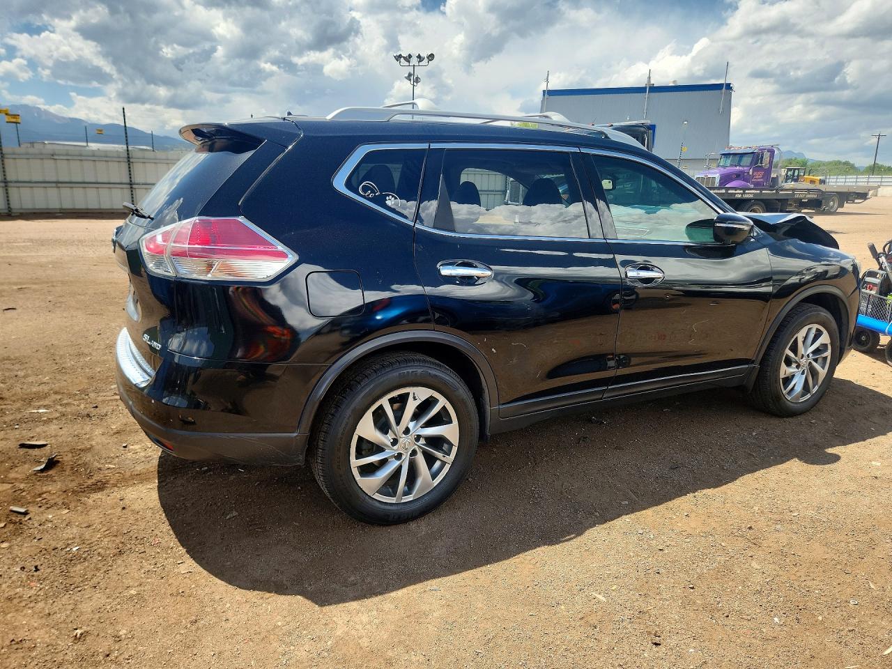 2015 NISSAN ROGUE
