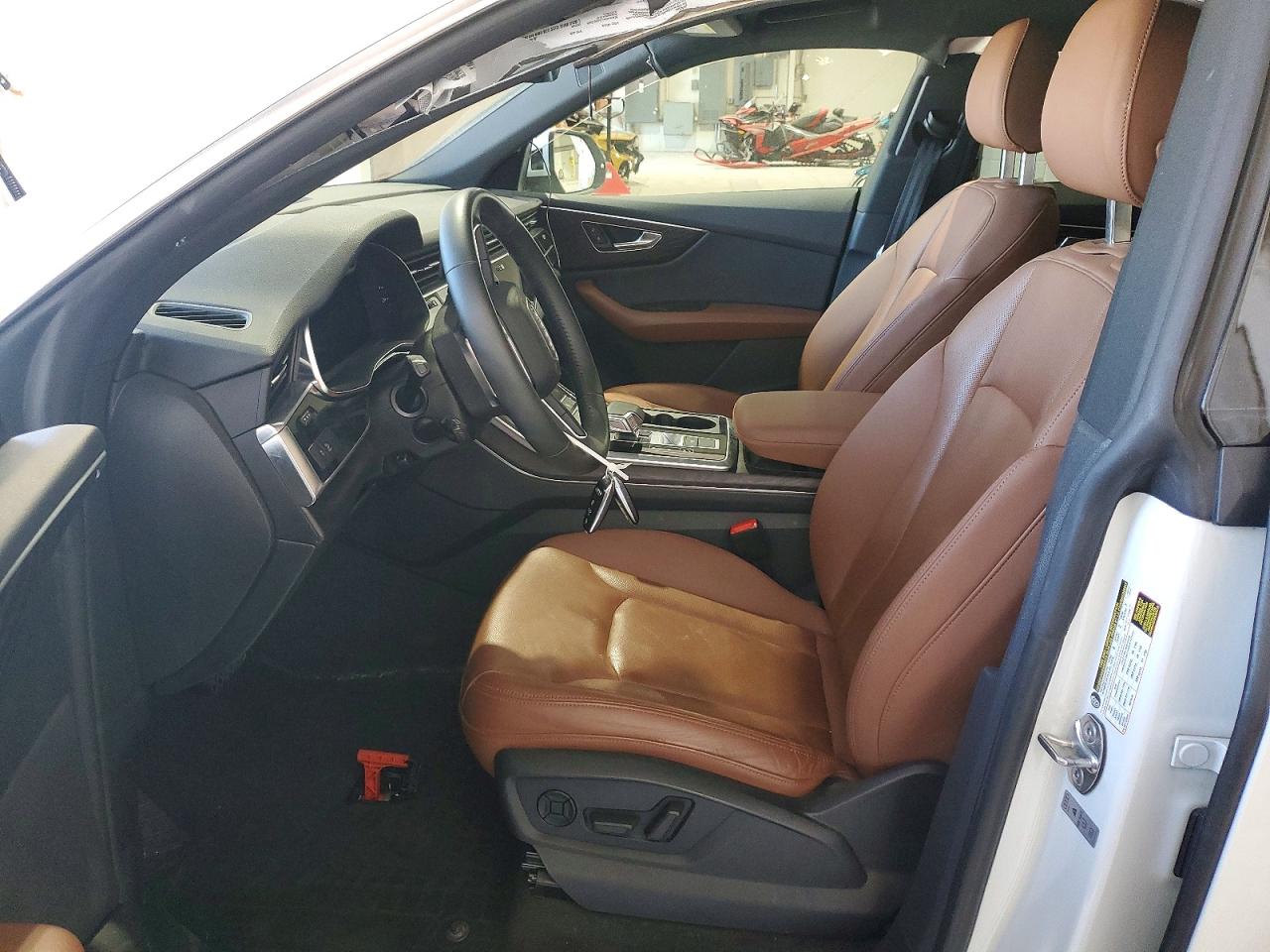 2021 AUDI Q8