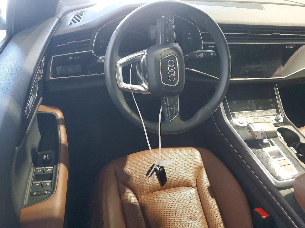 2021 AUDI Q8