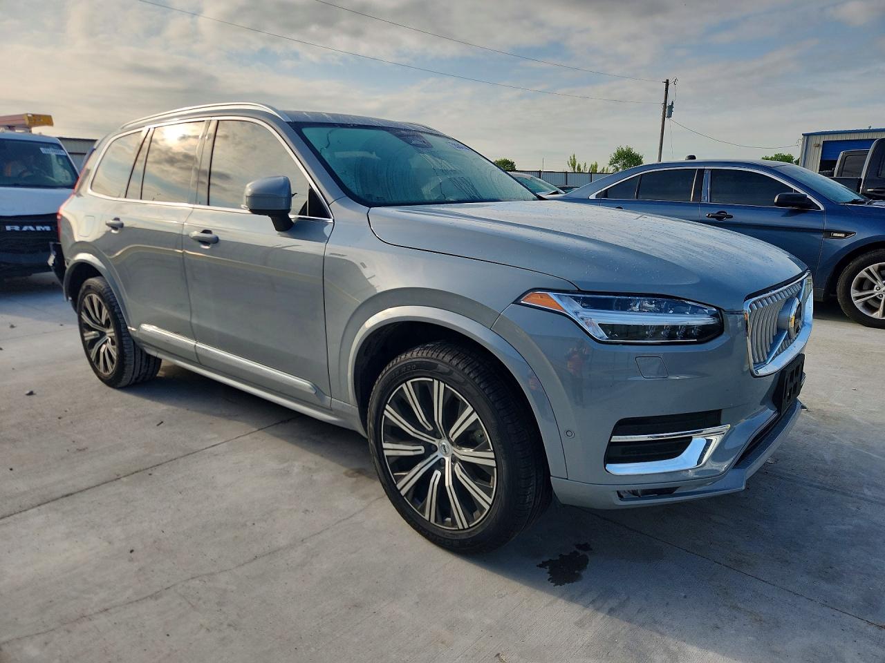 2025 VOLVO XC90