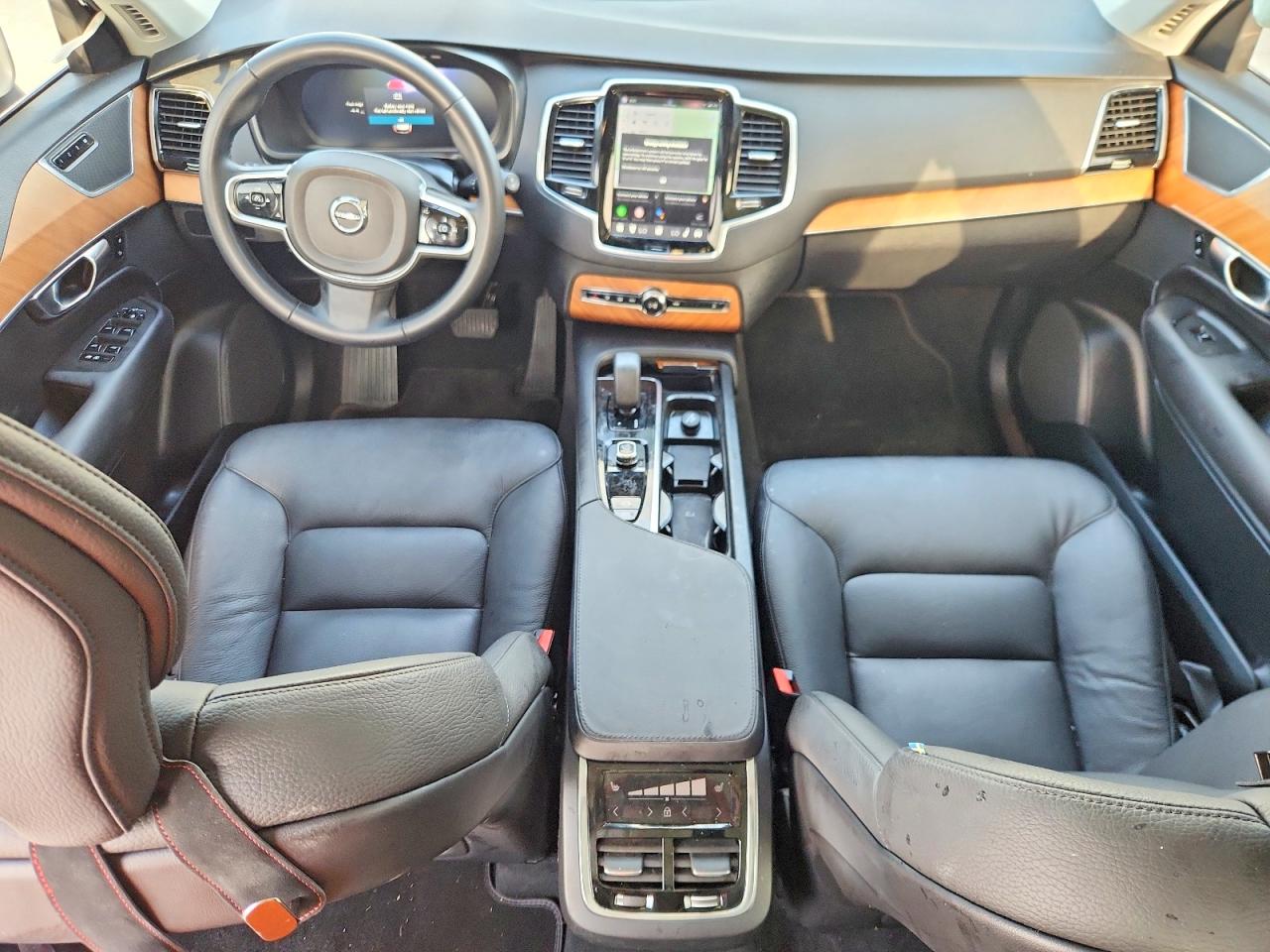 2025 VOLVO XC90