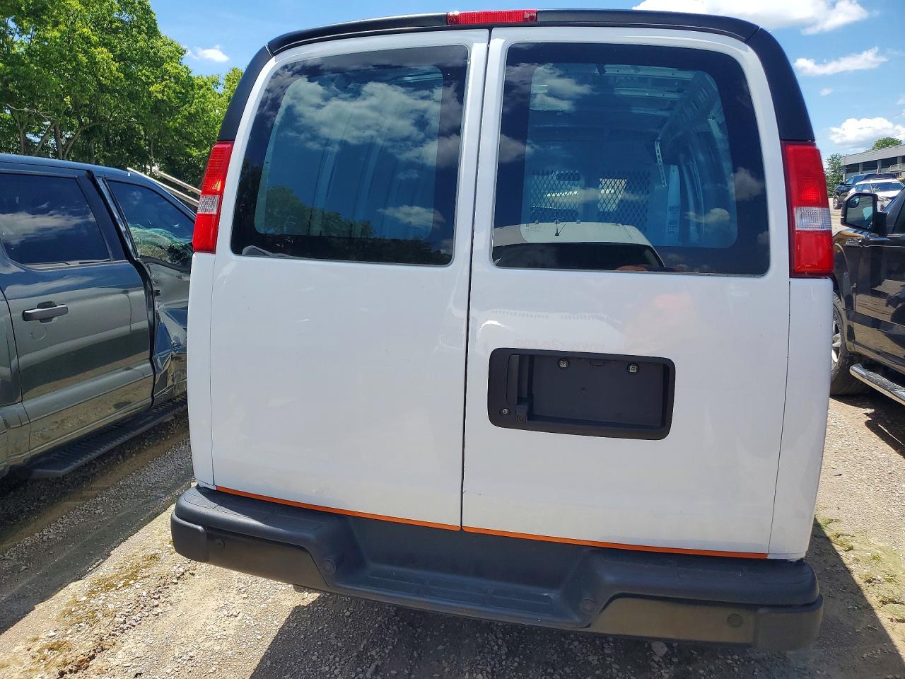 2024 CHEVROLET EXPRESS