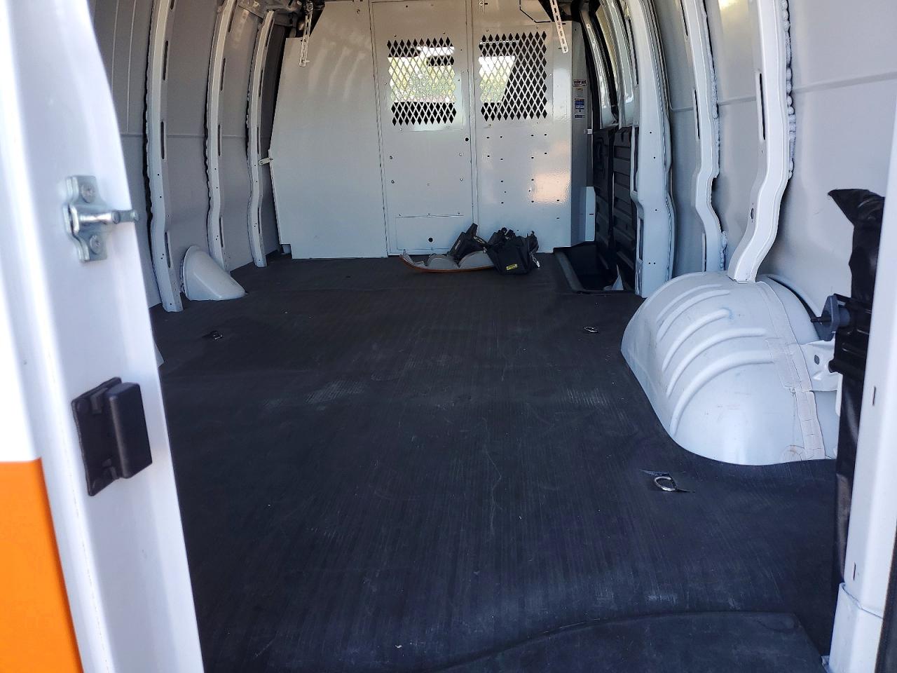 2024 CHEVROLET EXPRESS