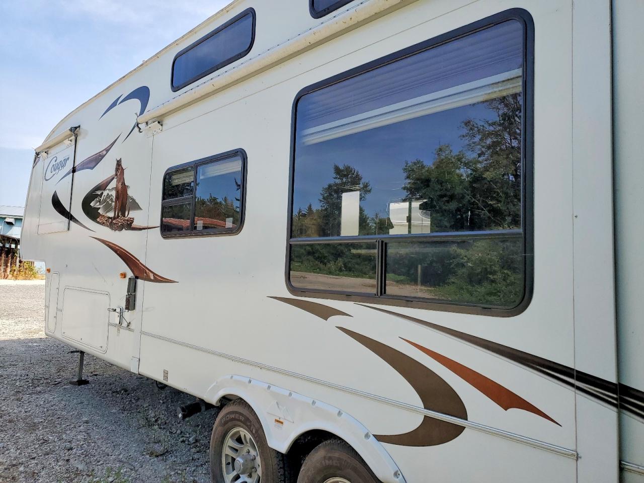 2010 COUGAR KEYSTONE