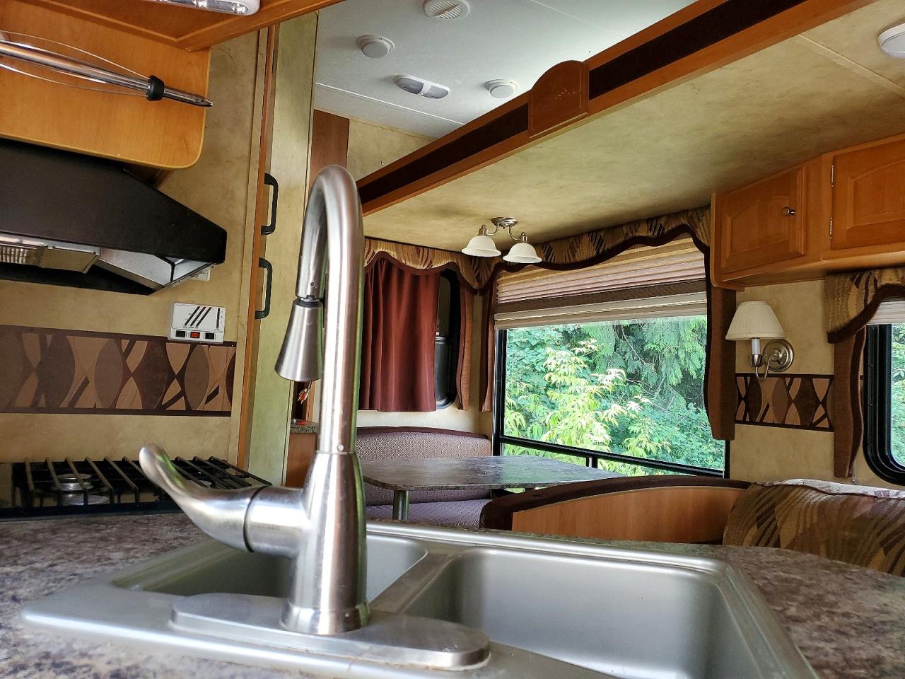 2010 COUGAR KEYSTONE