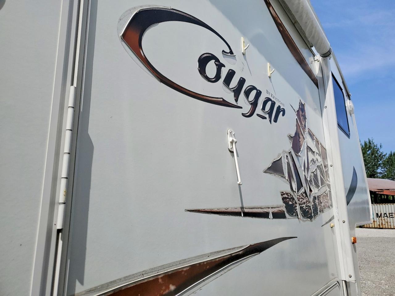 2010 COUGAR KEYSTONE