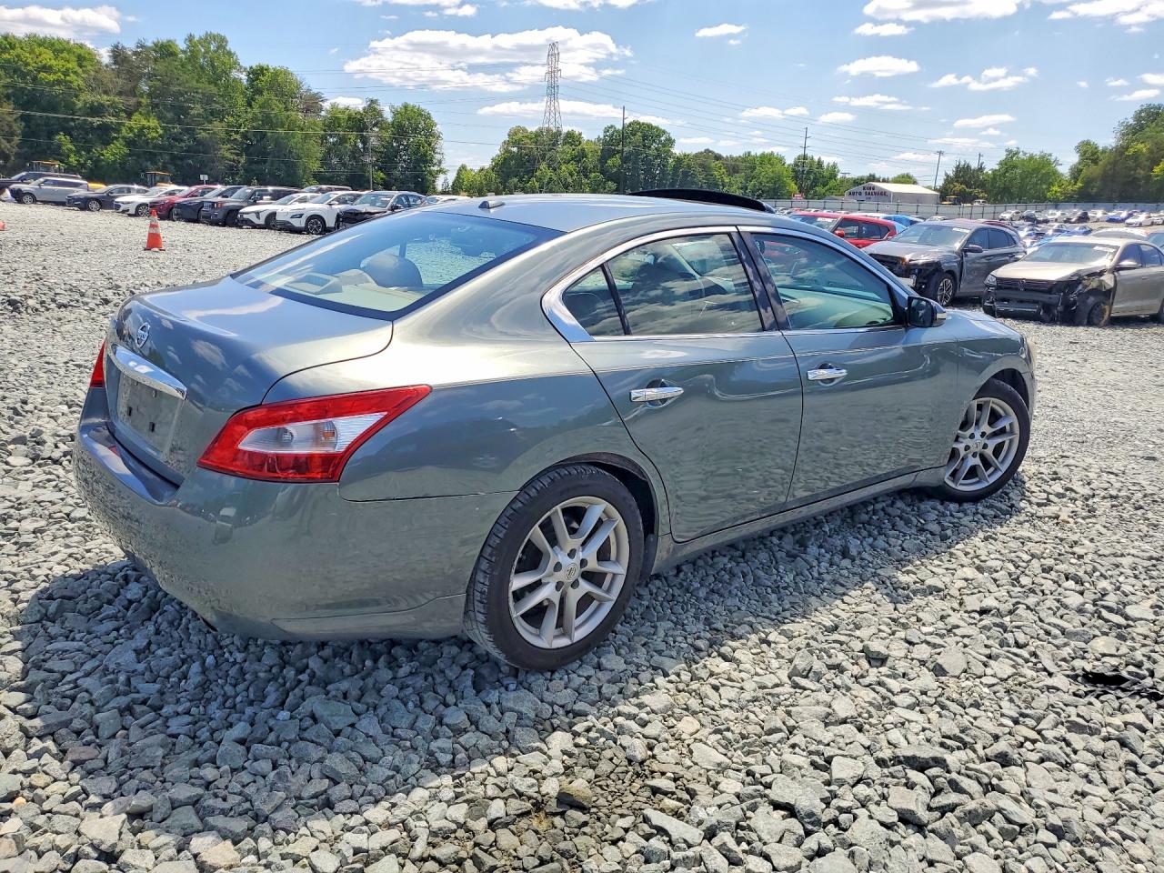 2011 NISSAN MAXIMA