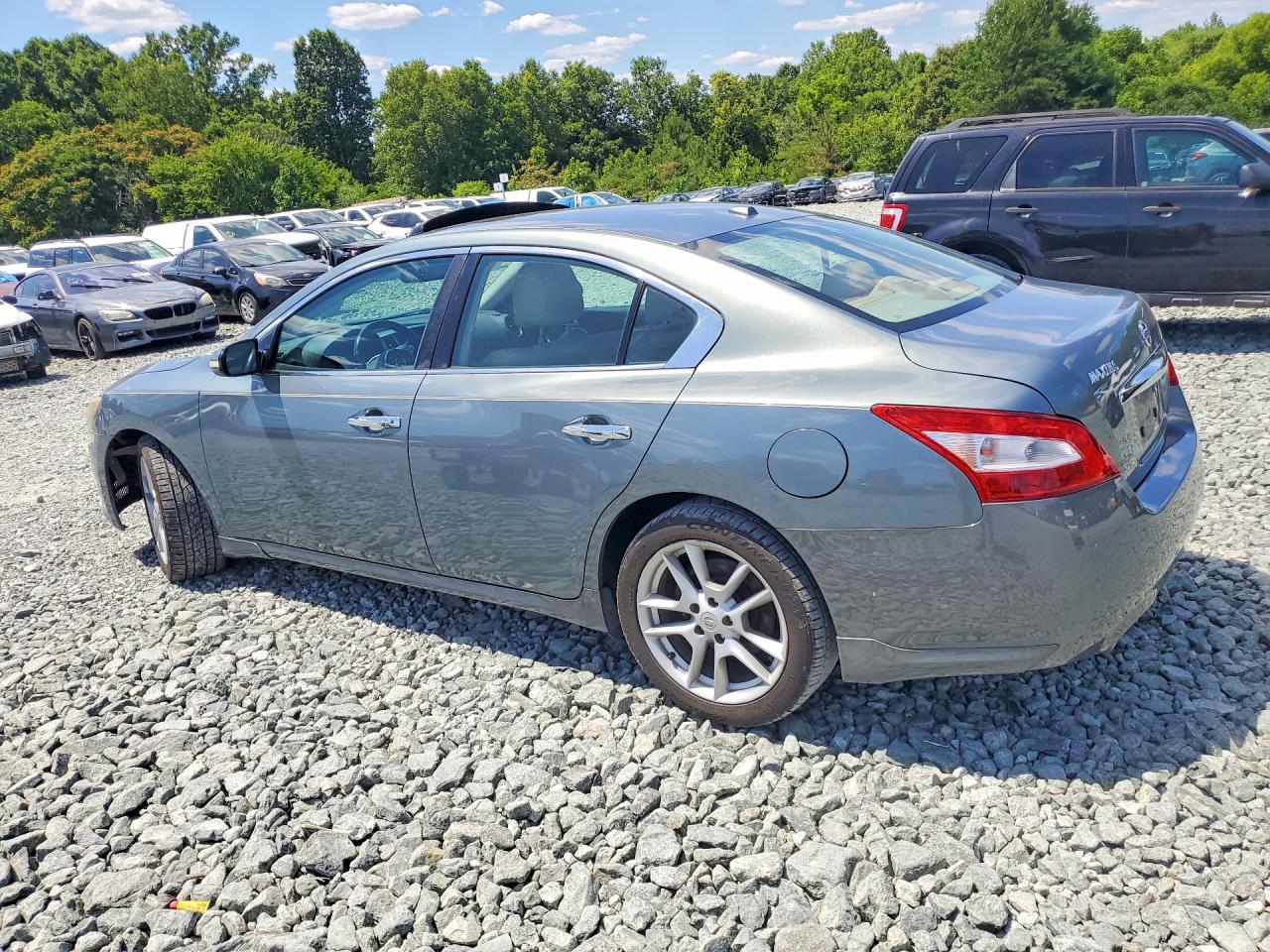 2011 NISSAN MAXIMA