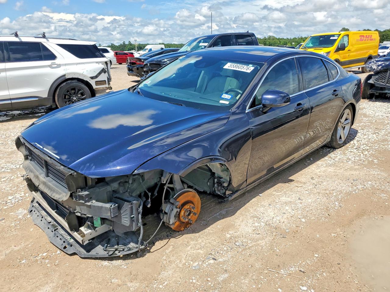 2017 VOLVO S90