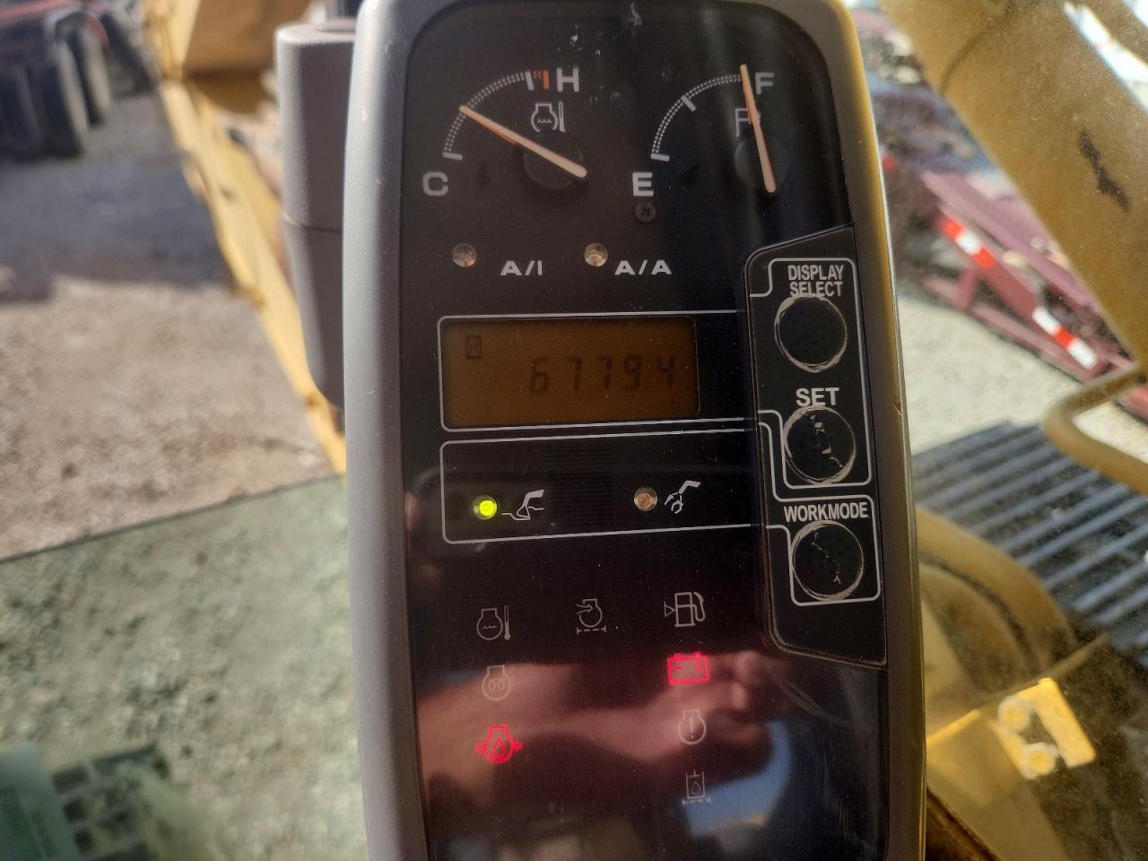 2005 JOHN DEERE 330