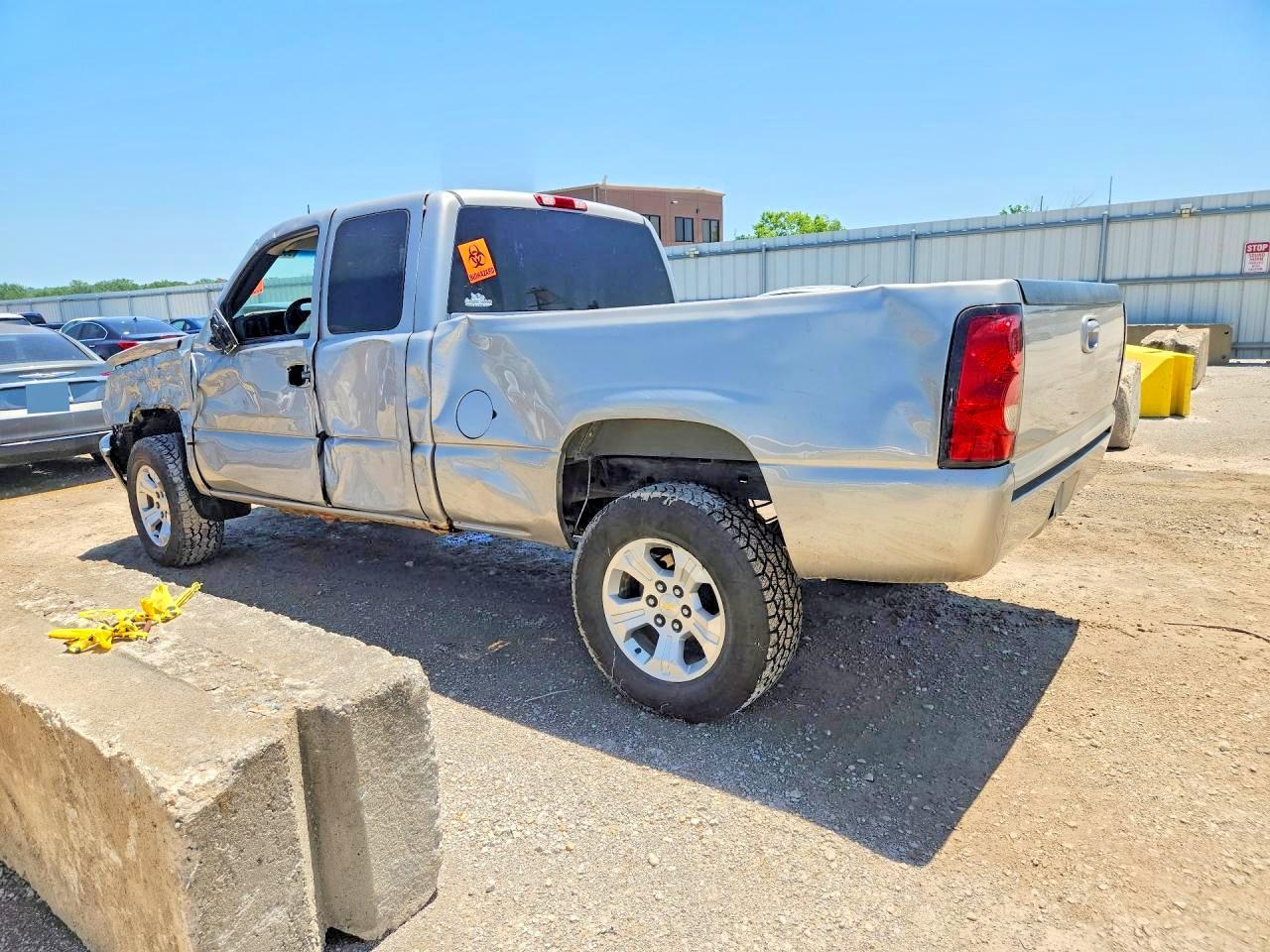 2004 CHEVROLET SILVERADO