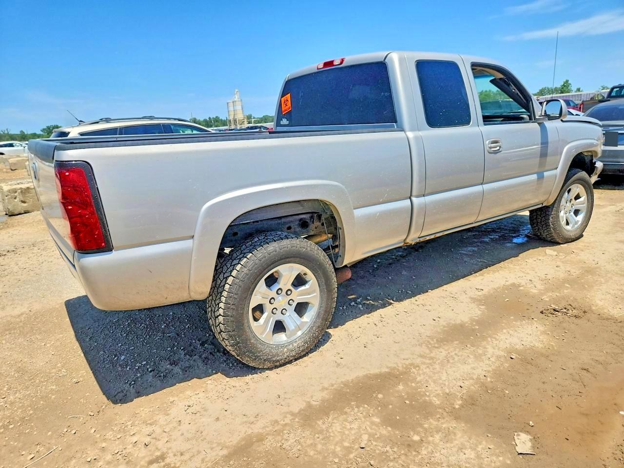 2004 CHEVROLET SILVERADO