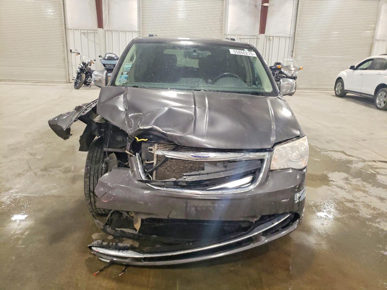 2014 CHRYSLER MINIVAN