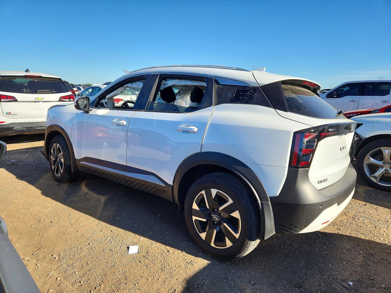 2025 NISSAN KICKS