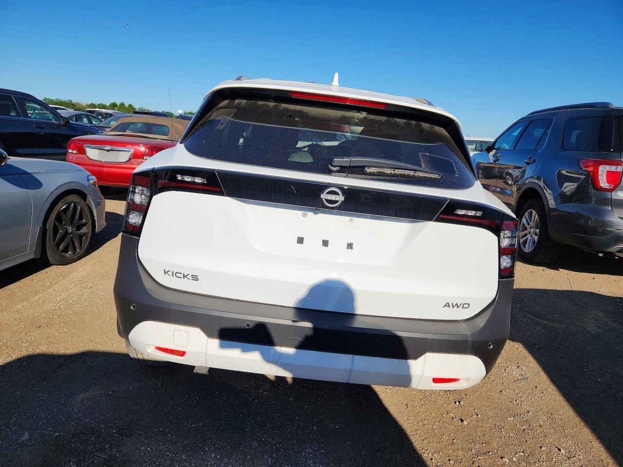 2025 NISSAN KICKS