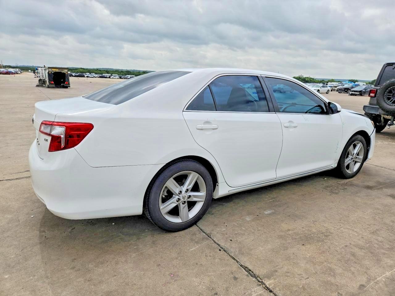 2013 TOYOTA CAMRY
