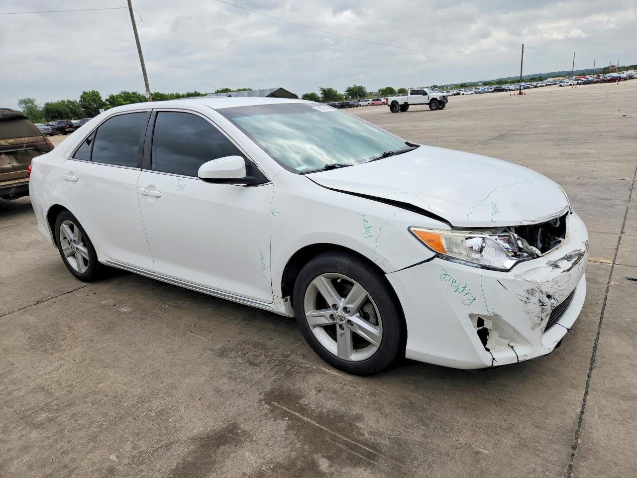 2013 TOYOTA CAMRY