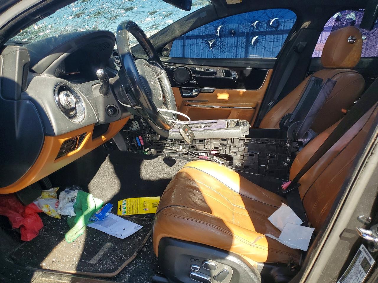 2013 JAGUAR XJ