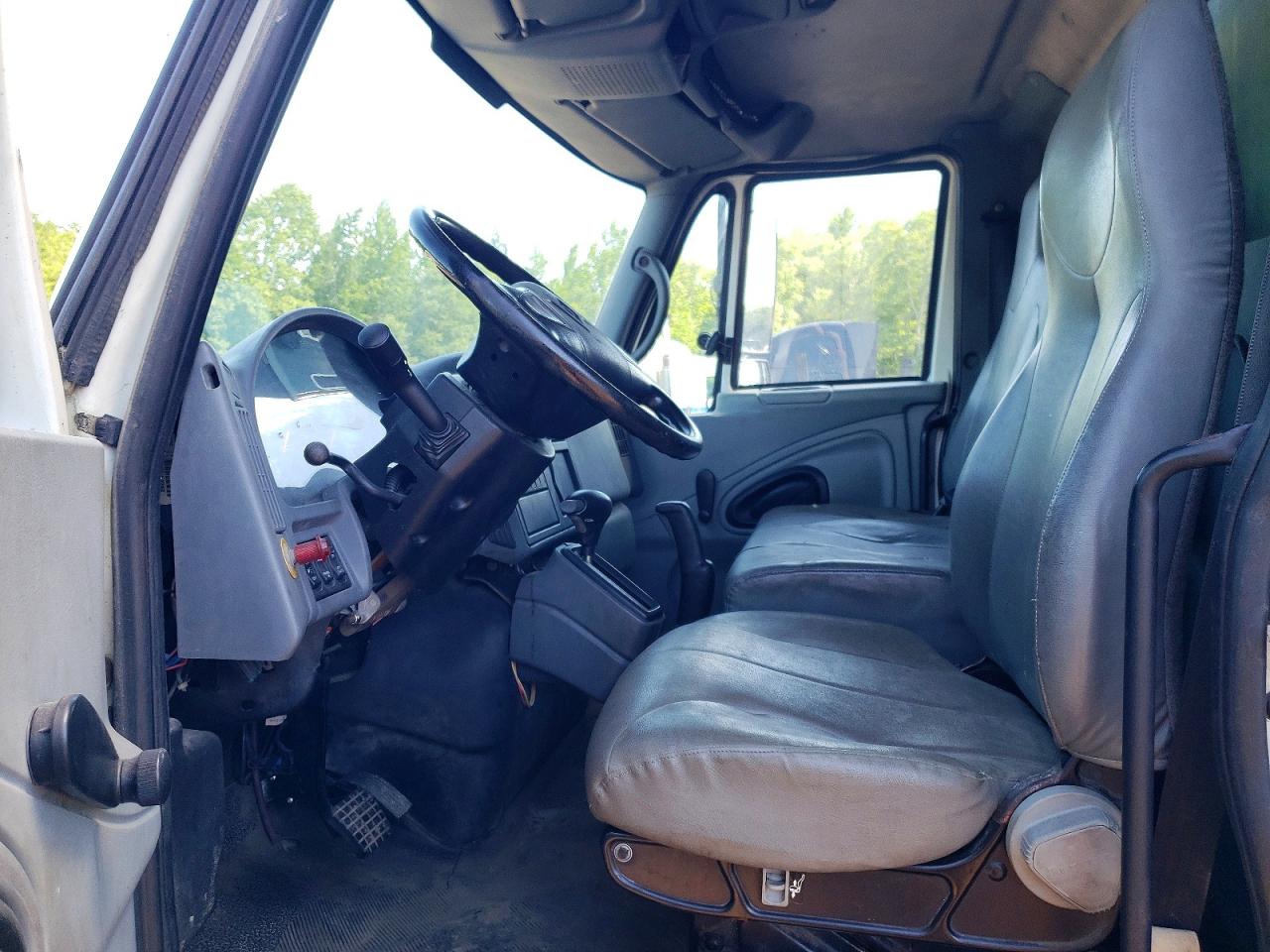 2006 INTERNATIONAL 4000 SERIE