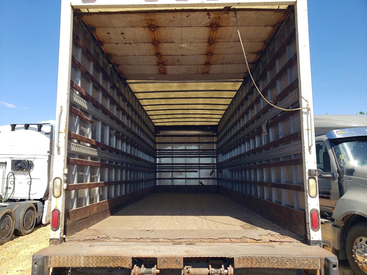 2006 INTERNATIONAL 4000 SERIE