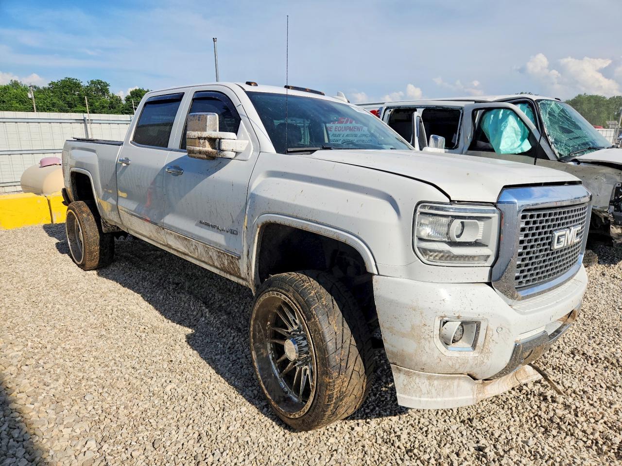 2015 GMC SIERRA