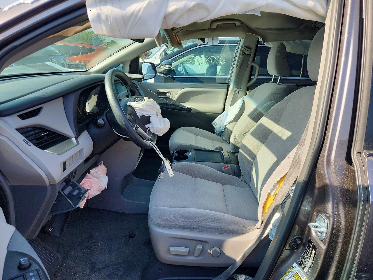 2017 TOYOTA SIENNA