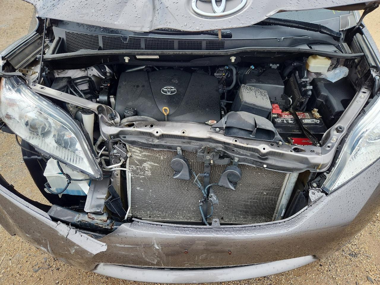 2017 TOYOTA SIENNA