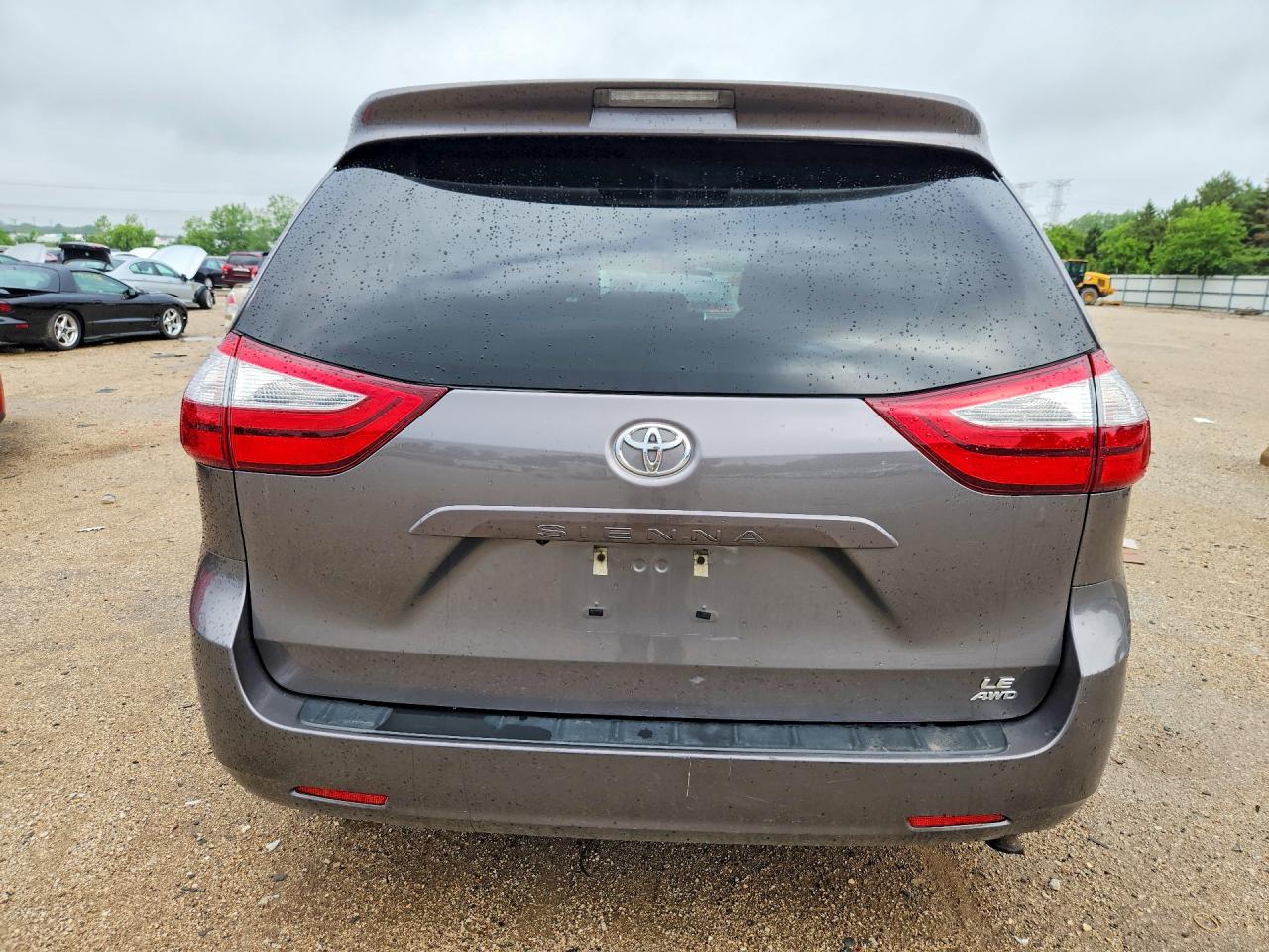 2017 TOYOTA SIENNA