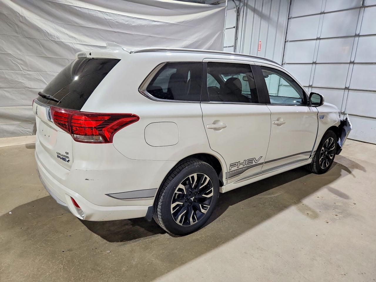2018 MITSUBISHI OUTLANDER