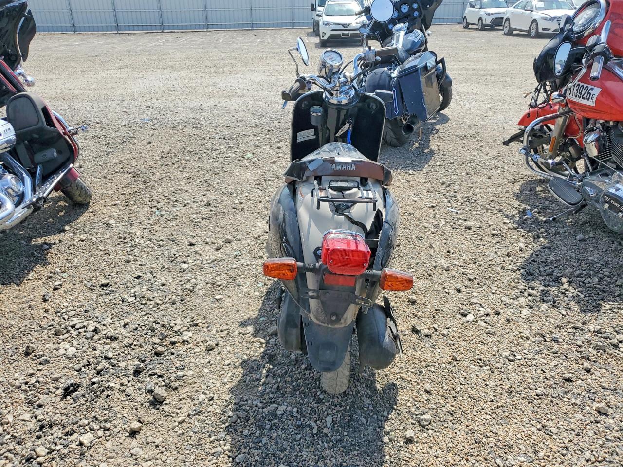 2004 YAMAHA SCOOTER
