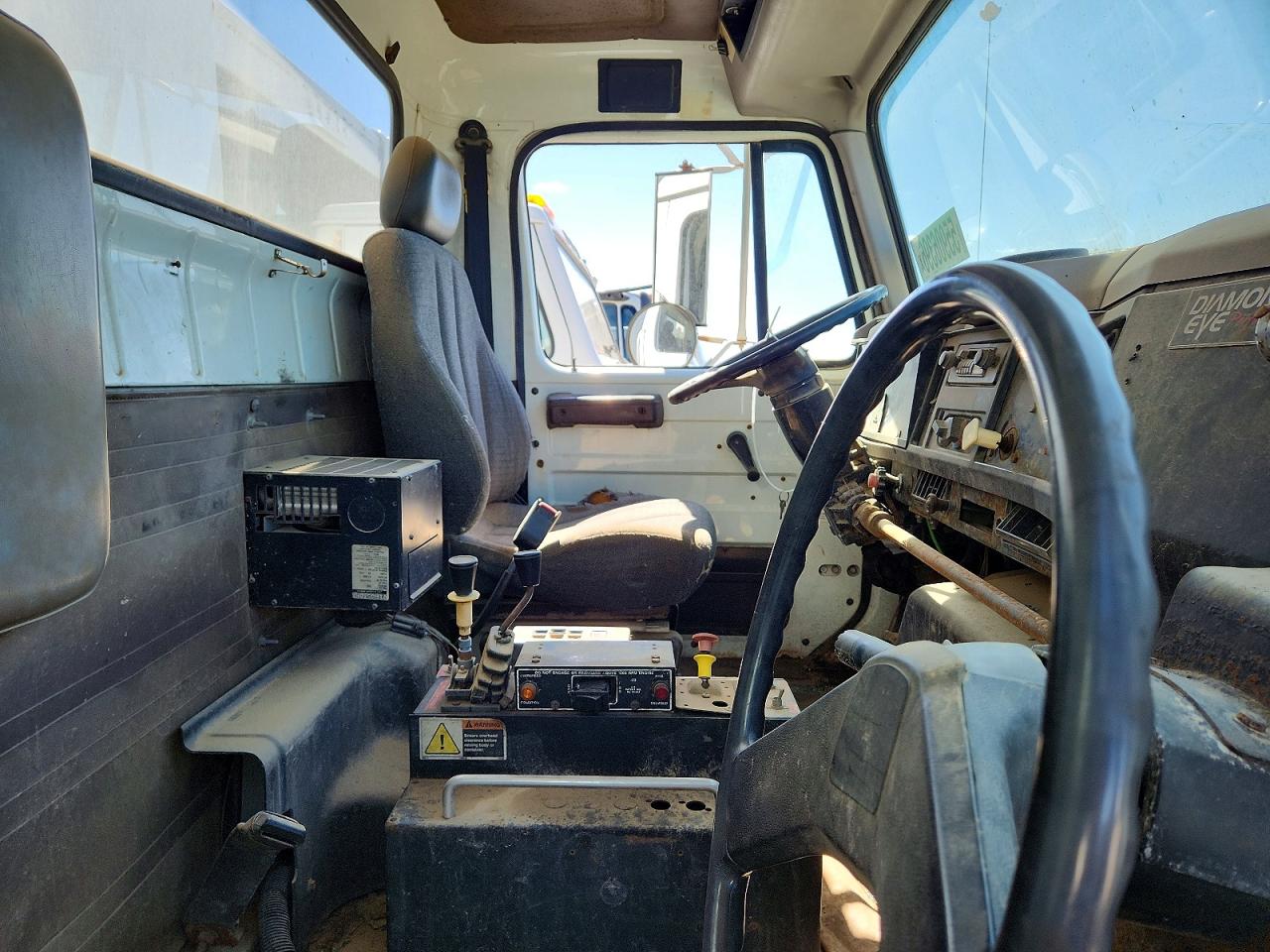1995 INTERNATIONAL 4000 SERIE
