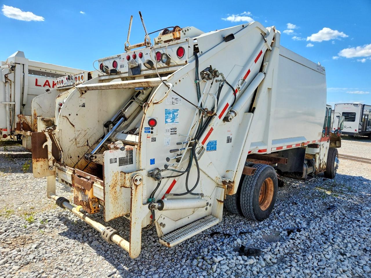 1996 INTERNATIONAL 4000 SERIE