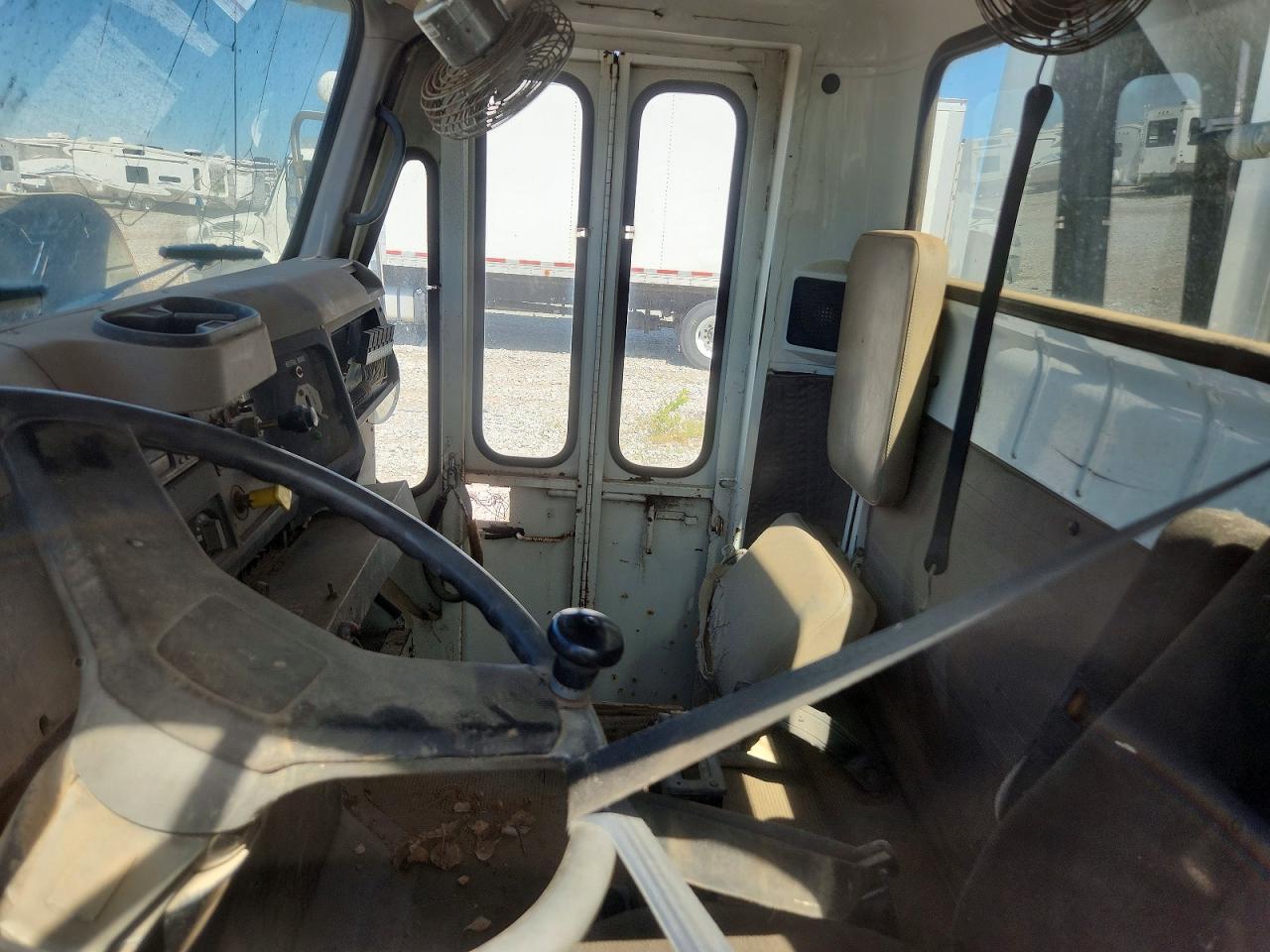 1996 INTERNATIONAL 4000 SERIE