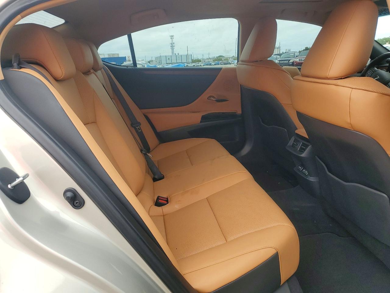 2025 LEXUS ES350