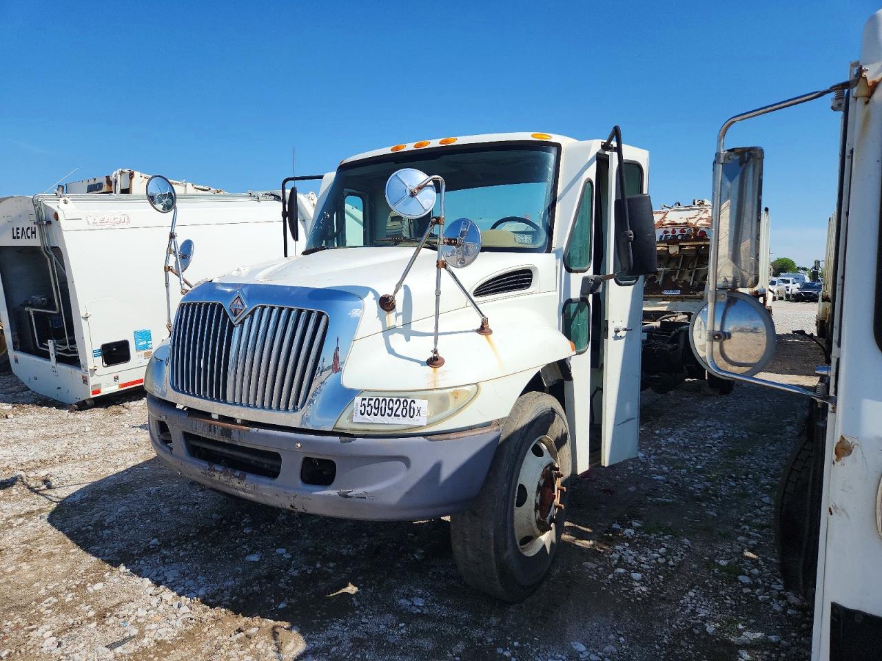 2006 INTERNATIONAL 4000 SERIE