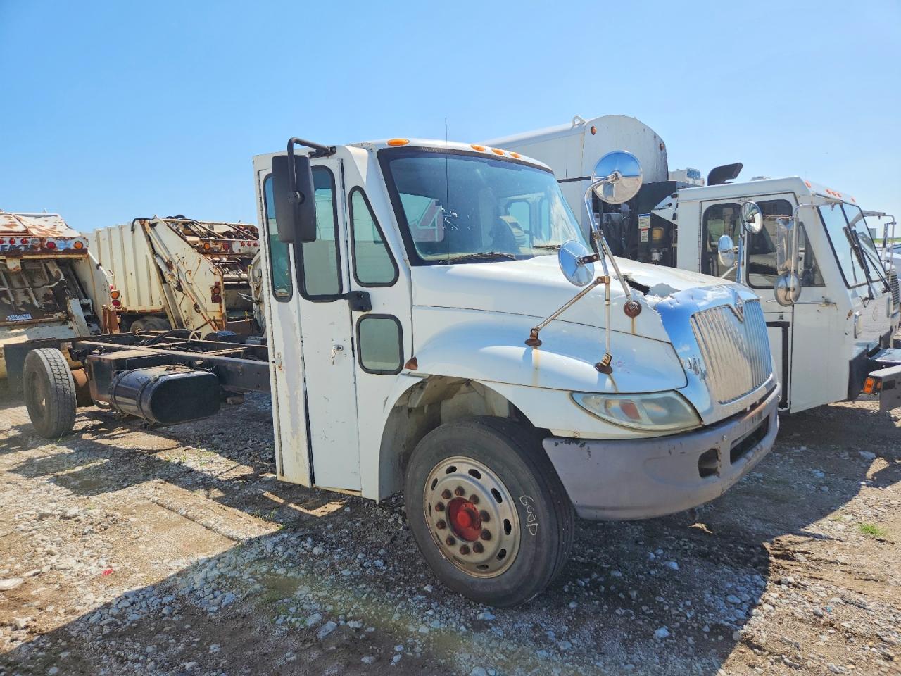 2006 INTERNATIONAL 4000 SERIE