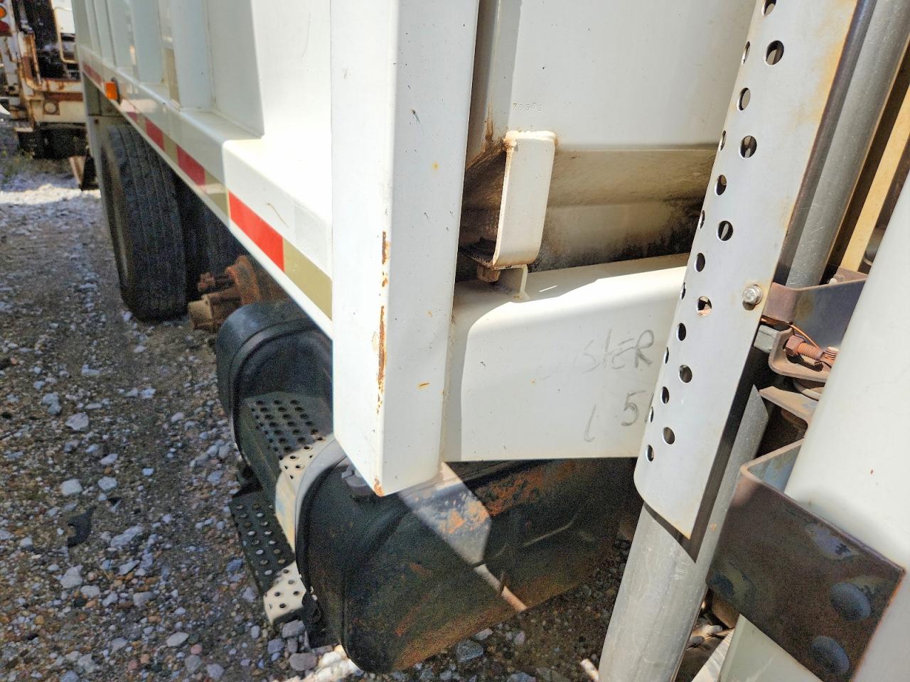 1998 INTERNATIONAL 4000 SERIE