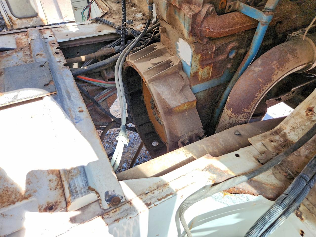 1998 INTERNATIONAL 4000 SERIE