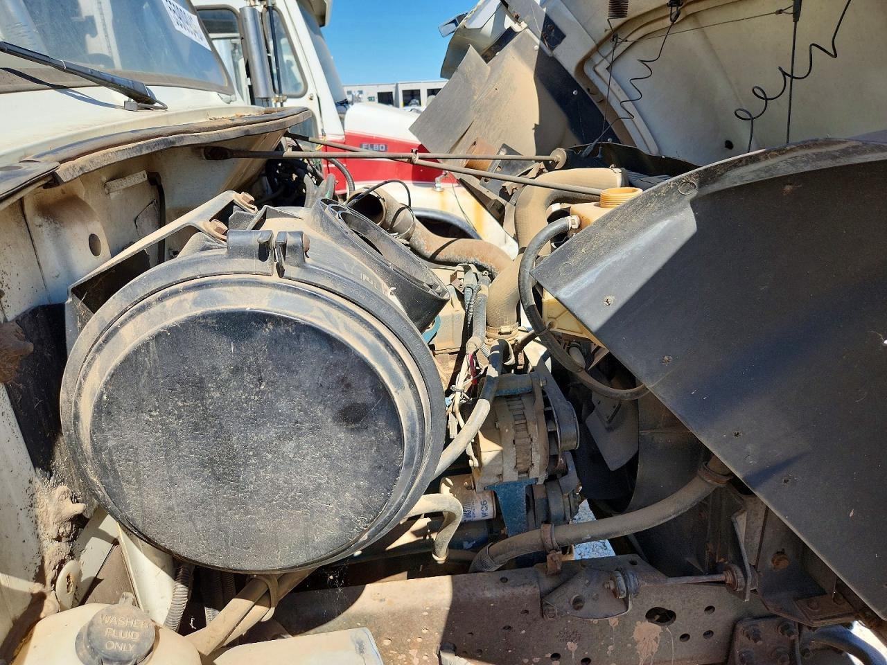 1998 INTERNATIONAL 4000 SERIE