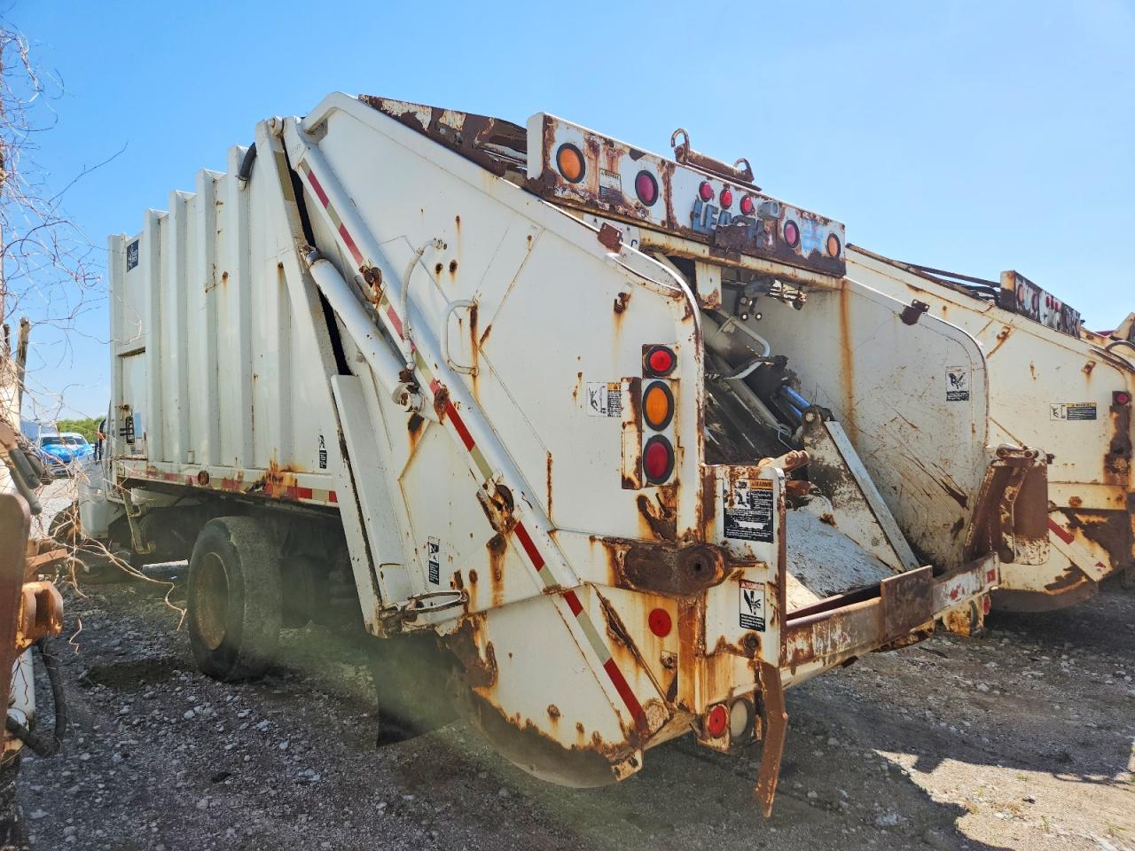 1999 INTERNATIONAL 4000 SERIE