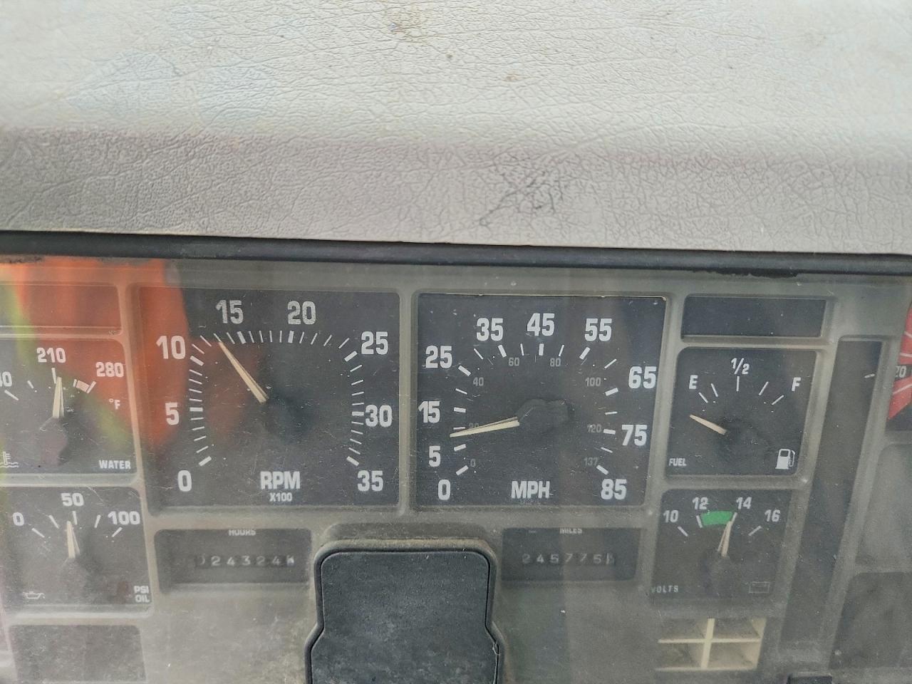2001 INTERNATIONAL 4000 SERIE