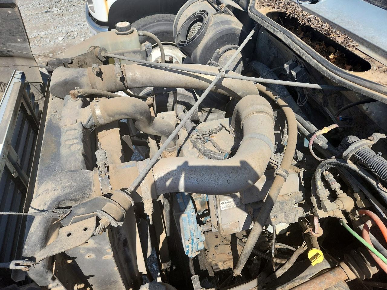 2001 INTERNATIONAL 4000 SERIE