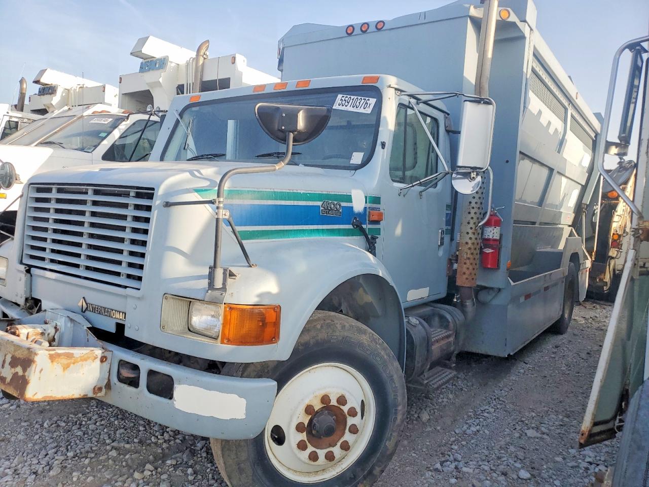 2001 INTERNATIONAL 4000 SERIE