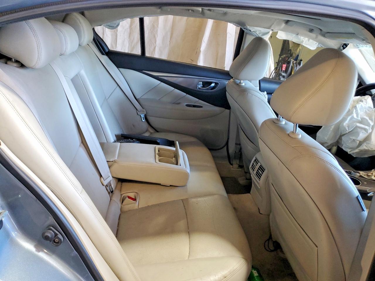 2015 INFINITI Q50