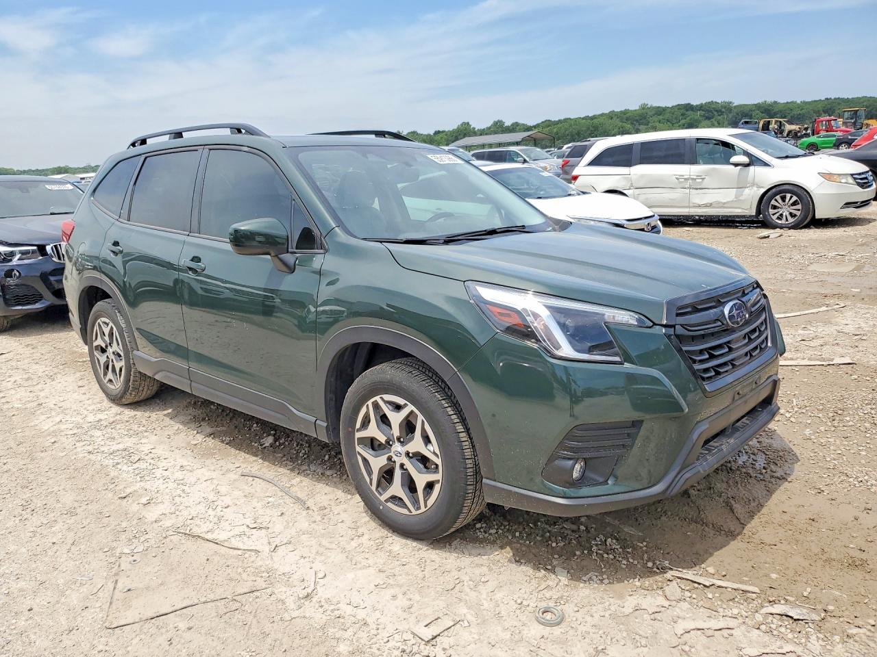 2024 SUBARU FORESTER