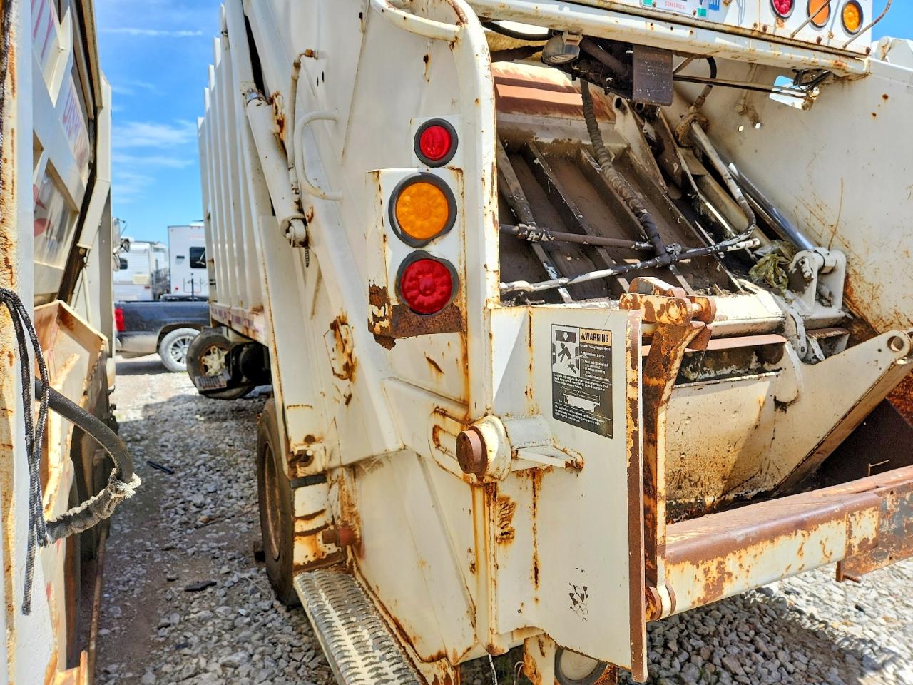 1998 INTERNATIONAL 4000 SERIE