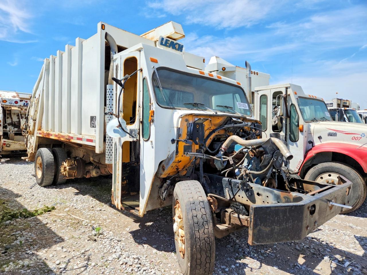 1998 INTERNATIONAL 4000 SERIE